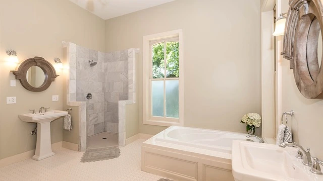 home cleaning services - sparkling bathroom